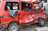 4 injured in bus-car collision at Nanthoor